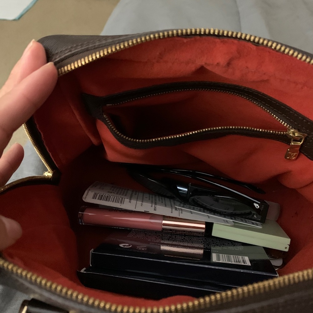 💯Auth Louis Vuitton💯 - Picture 3 of 5